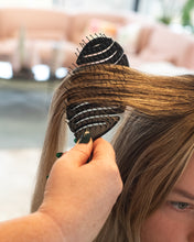 Cargar imagen en el visor de la galería, Flex Brush - Cepillo de cabello para secado