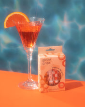 Cargar imagen en el visor de la galería, Puttin' On The Spritz - Edicion Limitada - Clips gator de goma 4pc