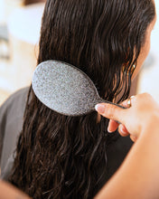 Cargar imagen en el visor de la galería, Black Glitter - Cepillo Desenredante - Edición Limitada