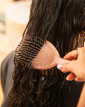 Cargar imagen en el visor de la galería, Rose Glitter - Cepillo Desenredante - Edición Limitada