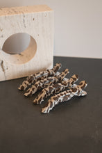 Cargar imagen en el visor de la galería, ¡YEEHAW! EDICION LIMITADA - Clips gator goma - 4pack