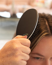 Cargar imagen en el visor de la galería, Polish Brush - Cepillo de cabello con cerdas de Jabali - Proximamente
